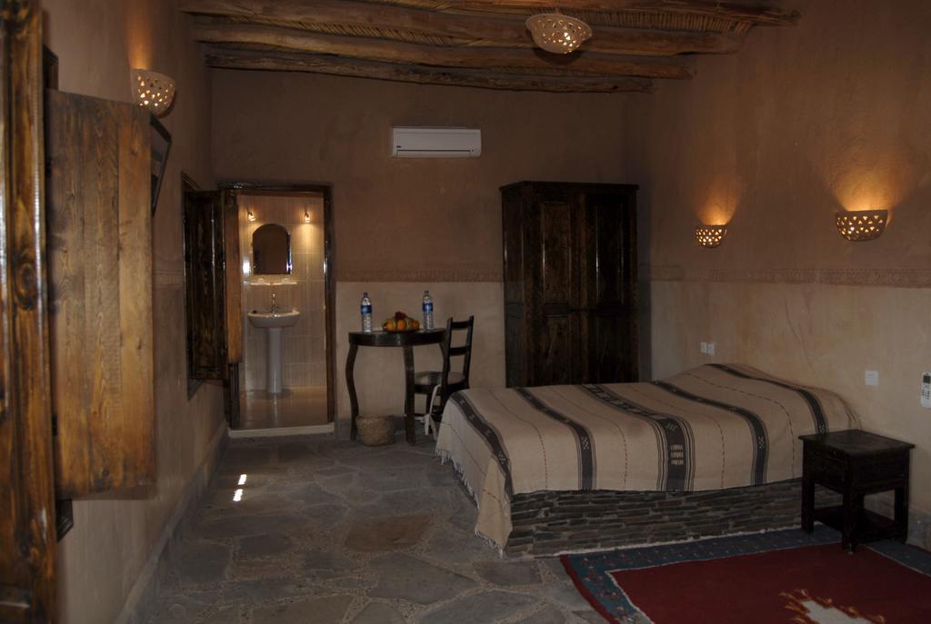 Kasbah Imdoukal Hotel Nkob Exterior photo